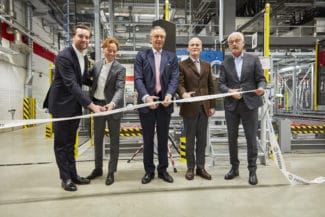 von links nach rechts: Georg Keller, Dr. Jan Breitkopf (Präsident EMEA), Herbert Forker (CEO Siegwerk), Alfred Keller (Aufsichtsratsvorsitzender Siegwerk) und Franz Huhn (Bürgermeister der Stadt Siegburg.