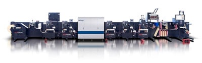 Die neue Inline-Hybridlösung mit der digitalen Etiketten-Finishing-Maschine Rotocontrol DT-340 mit einer integrierten Domino N610i Etikettendruckmaschine (Quelle: Rotocontrol)