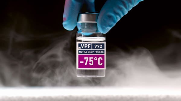 VPF 60659 PP weiß glänzend mit Klebstoff 972, 18 g/m² nach der Lagerung bei - 75 °C (Quelle: VPF)