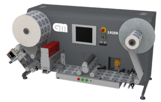 Der LR250 Label Inspection Rewinder kann Etikettenrollen bis zu einer Breite von 250 mm (bis zu 9,8 Zoll) bei einer hohen Produktionsgeschwindigkeit von 200 m/min (656 ft/min) verarbeiten (Quelle: GM)