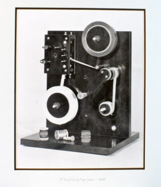 Die erste Banddruckmaschine von Mark Andy aus dem Jahr 1946 (Quelle: Mark Andy)