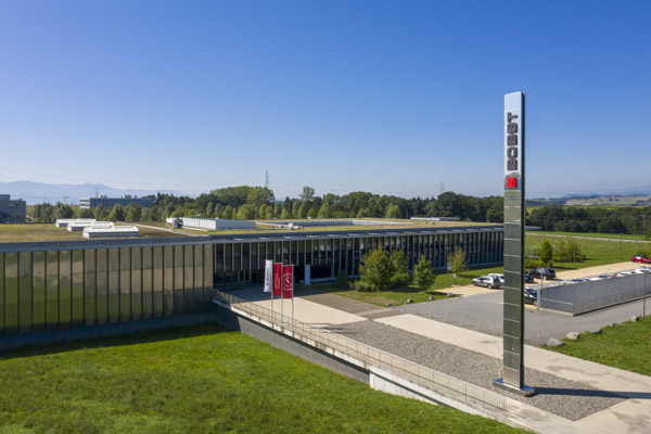 Blick auf das Bobst-Produktions-Gebäude in Mex (CH) (Quelle: Bobst)