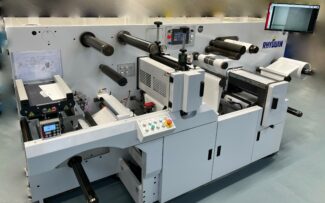 Die TOP330-Multi-Stanzmaschine ist in den Arbeitsbreiten 330 mm, 420 mm und 520 mm erhältlich