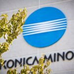 Logo Konica Minolta auf Hauswand