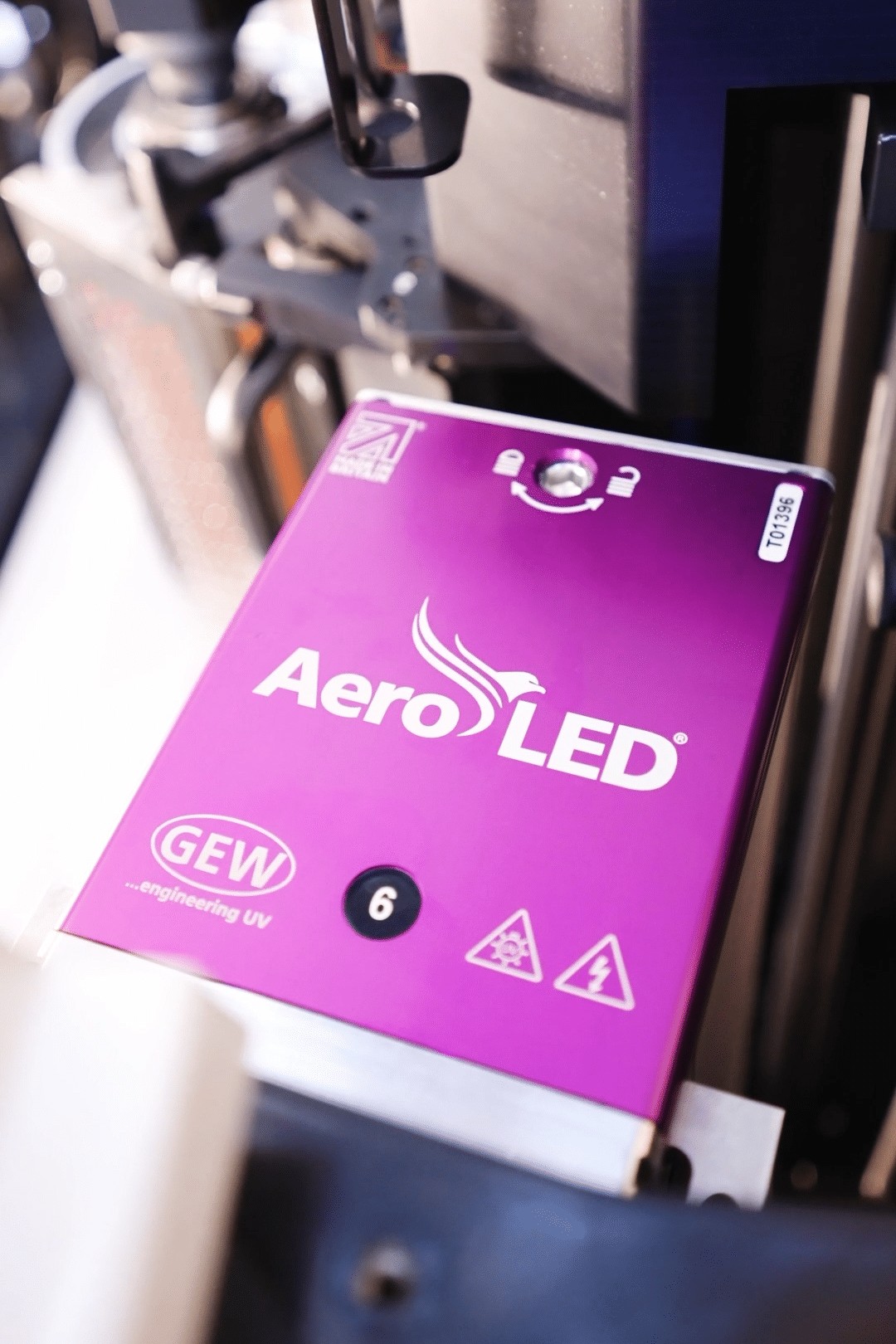 AeroLED ist ein luftgekühltes Härtungsystem für Druck-, Beschichtungs- und Converting-Anwendungen [Quelle: GEW]
