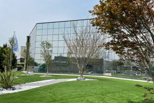 Der Hauptsitz des Unternehmens in Lainate, Mailand, umfasst 5.000 m² Büro- und Produktionsfläche (Quelle: GEW)