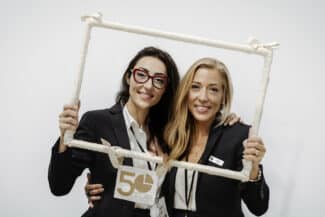 Chiara und Annalisa Prati, freuen sich über ein gelungenes Jubiläum und die Erfolge auf der Labelexpo in Brüssel (Quelle: Prati)