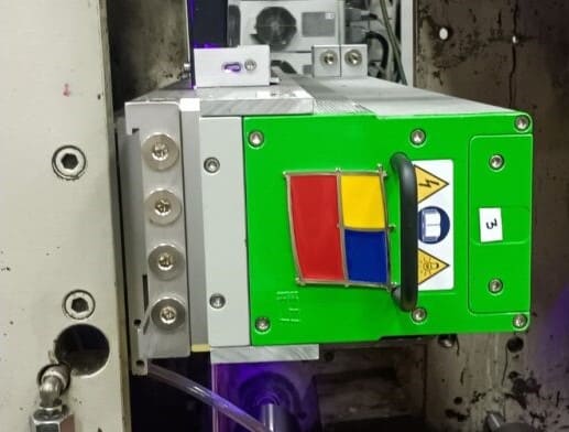 UV Ray's MaxLED-Aushärtungssystem auf der Gidue E-Combat-Druckmaschine von Skanem India (Quelle: UV Ray) 