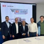 Marco Aengenvoort, Michael Aengenvoort, Ruan Jinshu, Dasong (Charles) Cao, Übersetzer und Mark Zheng (HS Machinery)