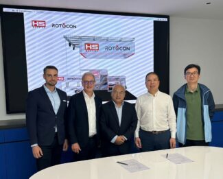 Marco Aengenvoort, Michael Aengenvoort, Ruan Jinshu, Dasong (Charles) Cao, Übersetzer und Mark Zheng (HS Machinery)