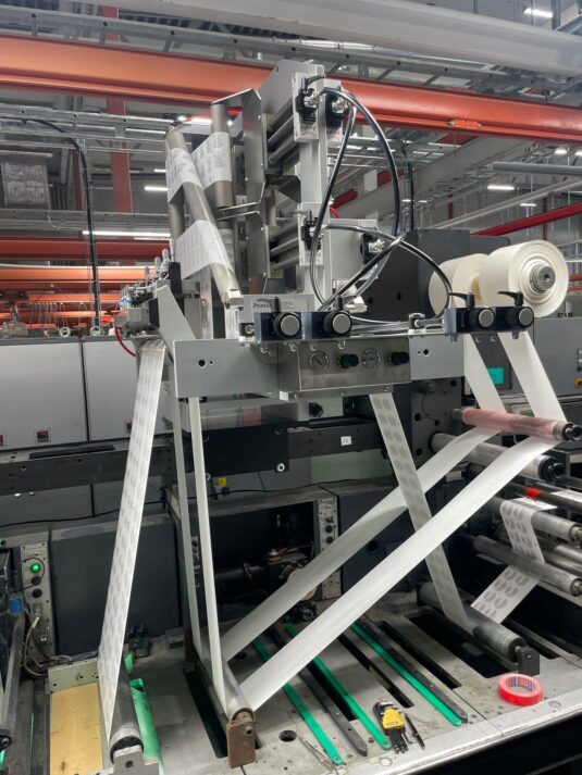 Printum-Multilayer-Kit-Ausrüstung, installiert auf einer Gallus EM 410 Etikettendruckmaschine (Quelle: Printum) 