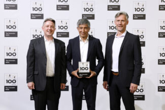 Verleihung der TOP 100-Auszeichnung durch Ranga Yogeshwar an die Witte Technology GmbH. V.l.n.r.: Dr. Matthias Seiler (CEO Witte Group und Geschäftsführer der Witte Technology GmbH), Ranga Yo-geshwar (Wissenschaftsjournalist und TOP 100 Mentor), Udo Feldmann (Geschäftsführer der Witte Technology GmbH) Quelle: Witte