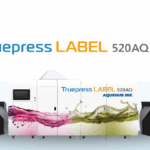 Screen erkundet auf der Labelexpo 2025 mit dem Projekt TruePress Label 520 AQ den wasserbasierten Digital-Tintenstrahldruck (Quelle: Screen)