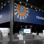 Am Stand von Fujifilm werden Fortschritte für die Druckplattentechnologie sowie Neuerungen an der Jet Press FP790 für flexible Verpackungen demonstriert (Quelle: Fujifim)