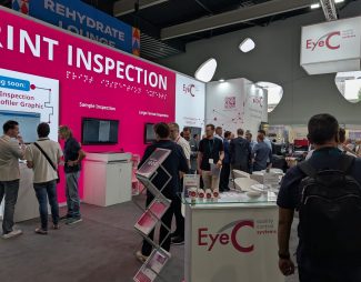 Im Mittelpunkt des EyeC-Auftritts stand die Vorstellung einer KI-basierten Fehlerklassifizierung für Inline-Inspektionssysteme (Quelle: EyeC)