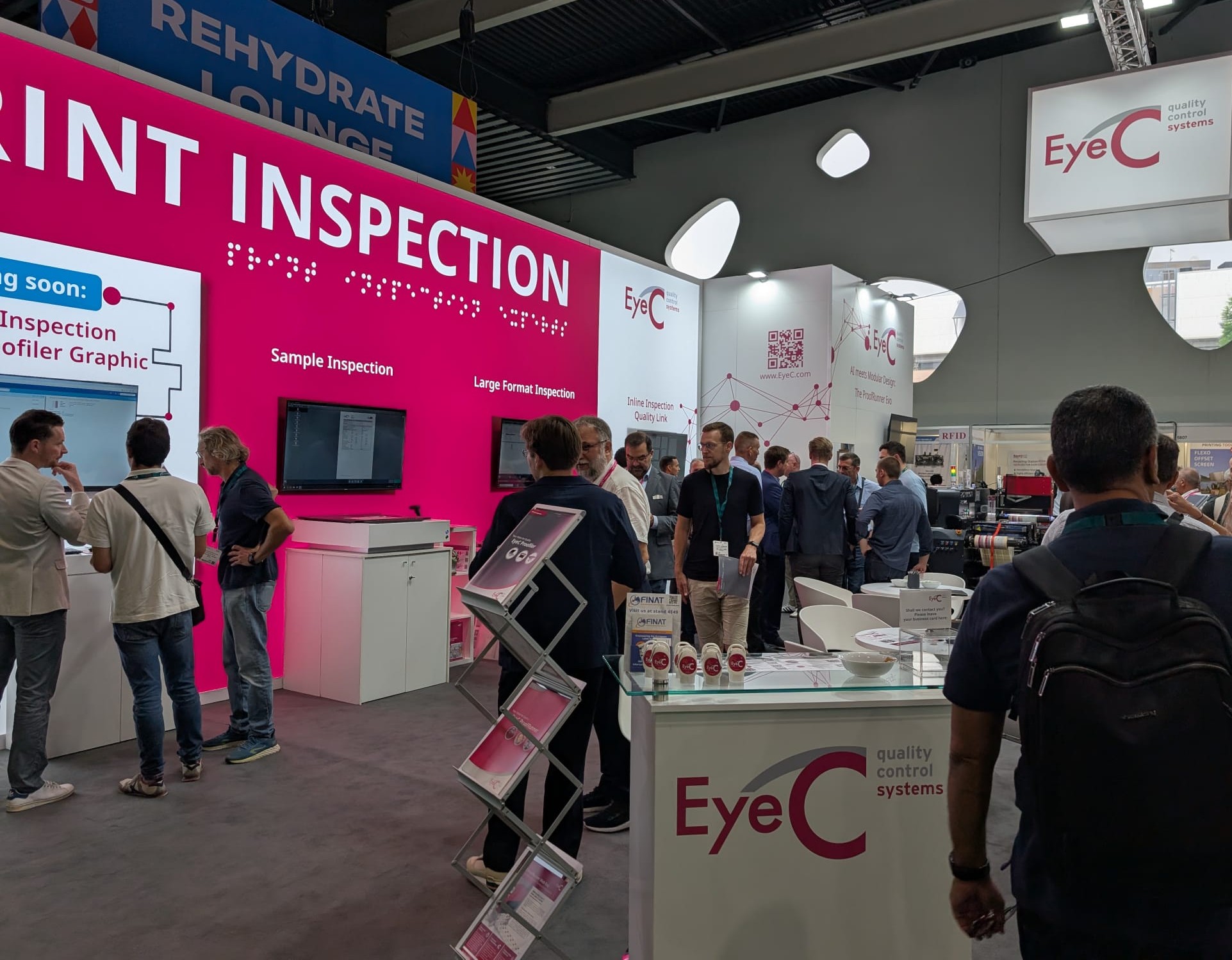 Im Mittelpunkt des EyeC-Auftritts stand die Vorstellung einer KI-basierten Fehlerklassifizierung für Inline-Inspektionssysteme (Quelle: EyeC)