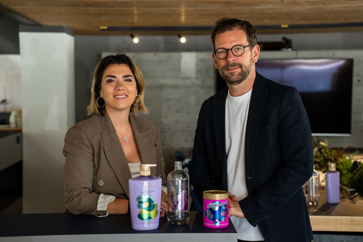 Mit der Kampagne „The Flow“ möchte All4LAbels gemeinsam mit Actega die nachhaltigen On-Demand-Metallisierungsoptionen von Starshine vorstellen (Quelle: Bespoke)