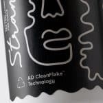 Auf der Labelexpo demonstriert Avery Dennison, wie sich AD CleanFlake-Etiketten sauber von PET- und HDPE-Flakes trennen lassen (Quelle: Avery Dennison)