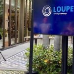 Jade Grace, Managing Director bei Loupe Global, skizziert am Vorabend der Labelexpo Europe 2025 die Neuausrichtung der Labelexpo unter dem neuen Namen Loupe (Quelle: Carolin Wacker)