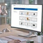 In wenigen Klicks zum nachhaltigen Etikett: Der derzeit wohl einzigartige digitale Herma GreenGuide macht sekundenschnell Vorschläge für sinnvolle Haftmaterialien, die für die jeweilige Verpackung tatsächlich geeignet sind. (Quelle: Marco VDM / iStock)