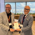 Übergabe der Esko-Quartz-Zertifizierung an Asahi Photoproducts während der AWP Days 2025 in Japan (Quelle: Asahi Photoproducts)