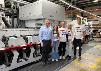 Die Mark Andy-DSiQ-R mit ergänzter Domino N610i-R bei Great Lakes Label schaft rund 30 Prozent mehr Kapazität auf den anderen Maschinen (Quelle: Domino)