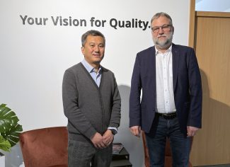 James Zhou, Managing Director von Beijing Transwest Automation, und Markus Fietkau, Sales Director bei der EyeC GmbH (Quelle: EyeC)