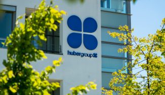 Die Hubergroup richtet ihre Preisstruktur in Europa neu aus, um langfristige Lieferfähigkeit, Produktionsstandorte und technischen Service abzusichern (Quelle: Hubergroup)
