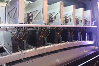 Druckkopfreihe CMYK mit Orange und Violett. (Quelle: pack.consult)