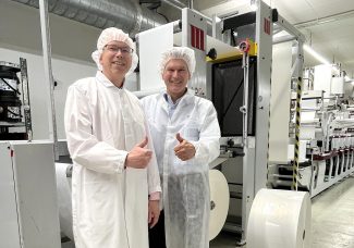 Claus Schüring und Bernd Schopferer bei der Installation des MBS von Martin Automatic in Marburg (Quelle: The Publicity Studio)