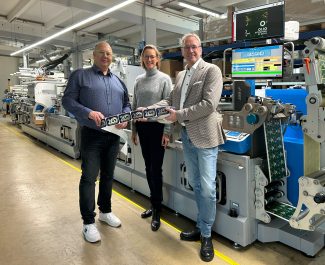 V.l.n.r.: Stefan Knoblich, Dortschy GmbH; Gabriele und Rainer Staats, CEOs Graphische Betriebe Staats (Quelle: Cartes)