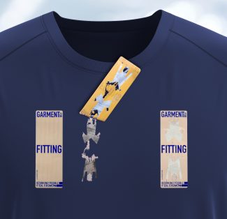 V.l.n.r.: Garment Security Label auf einem T-Shirt; aufgebracht, abgelöst, rückstandsfrei abgelöst, zurückgeklebt (Quelle: Securikett)