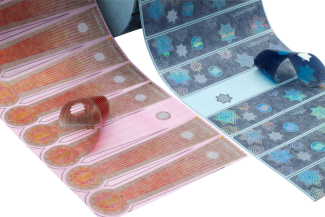 Beispiel für neue Designmöglichkeiten: Der Stern wird ausgestanzt und bleibt auf dem Träger zurück (Quelle: Securikett)