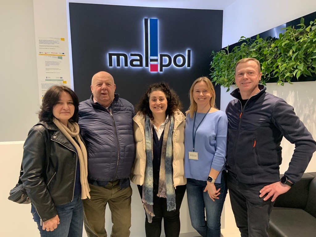 Das Mal-Pol-Team mit ABG's Business Development Managerin, Floriana (Flo) Montella (Mitte) (Quelle: A B Graphic International)