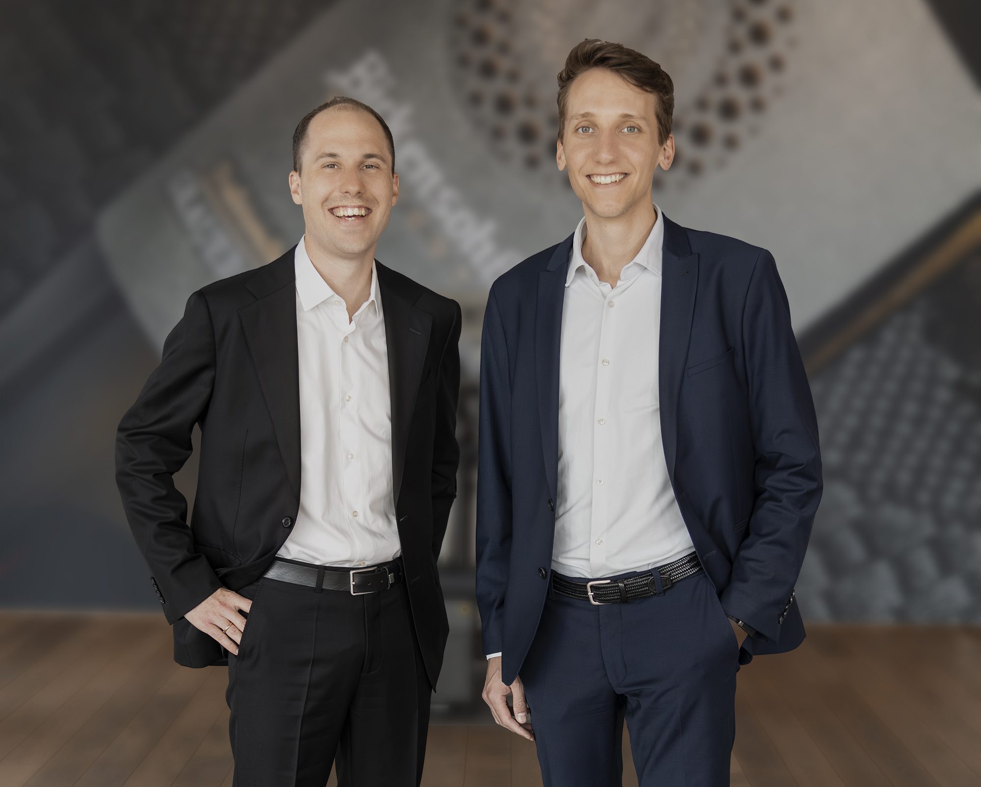 Michael Dür (l.) und Simon Sohm (r.) führen Carini zu zweit weiter und übernehmen die Aufgaben von Christian Zoll, der einen anderen Weg beschreitet (Quelle: Carini)