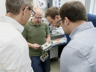 Welche Sonotrode ist die richtige? Beim Ultraschallschweißen ging es um die unterschiedlichen Schweißarten und das perfekte Zusammenspiel von Material und Maschine (Quelle: Schreiner Group)