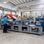 Die Cartes GT364HFSR bei Grupo Flexográfico kombiniert unter anderem Heißfolienprägung, Flexodruck, Siebdruck und semi-rotative Stanzeinheit (Quelle: Cartes)