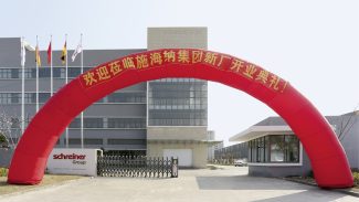 2008 eröffnet die Schreiner Group den Produktions­standort in New York, 2016 folgt die Eröffnung des Standorts Shanghai
