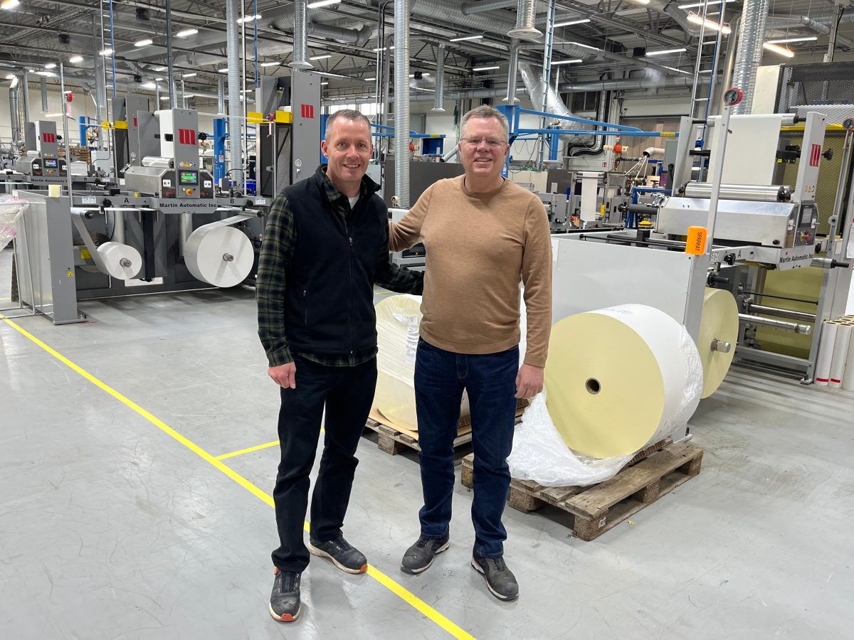 Moritz Osthoff mit Patrik Jenemark im Nordvalls Werk in Bjuv (Quelle: Martin Automatic)