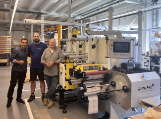 Die neu installierte Lesko CL 440 DIE 2 bei MRE erweitert die Kapazitäten in der Konfektionierung (Quelle: Lesko)