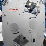 Die neue doppelseitige Vetaphone-Koronabehandlungsanlage bei Premier Coating & Converters hat die Betriebseffizienz des Unternehmens gesteigert (Quelle: Vetaphone)