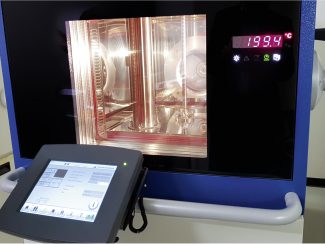 Mit einem umfassenden Laborequipment kann die Schreiner Group vielfältige und teils extreme Funktionen testen (Quelle: Schreiner Group)
