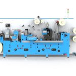 Lemorau demonstriert die Weiterverarbeitungsanlage Smart-L-Premium, die mit rotativer und semi-rotativer Stanzung sowie Funktionen zum Schneiden und Aufwickeln ausgestattet ist (Quelle: Lemorau)