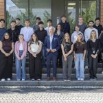 23 neue Auszubildende beginnen ihre Ausbildung bei der Schreiner Group am Hauptsitz in Oberschleißheim und am Standort Dorfen (Quelle: Schreiner Group)